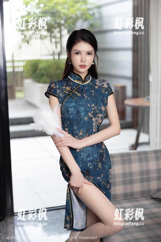 秀人网 - 在连体衣里，Jennifer小若的每一寸都是解开的想象，原图就是最好的作品。