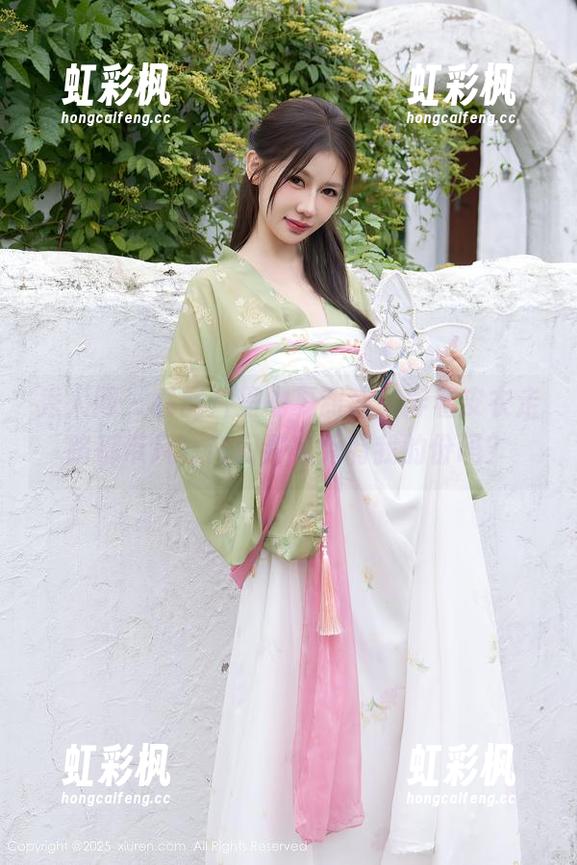 秀人网-夏甜甜 秀人网 - 看图片里的夏甜甜,穿着皮衣走路都带风,询问买家秀有我的份吗?