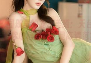 秀人网 – 图册里的龙泽美曦:天台随意打卡,你敢信这也能是高清范?