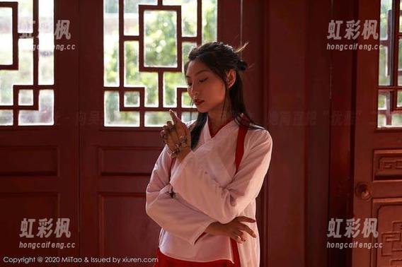 蜜桃社 - 向吴凯莉Kelly的瑜伽作品致敬，她简直把“优雅”二字压得粉碎！