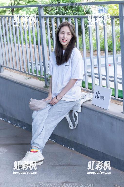 袜啵啵 - 熊熊的自拍神技，免费套图全在这里！