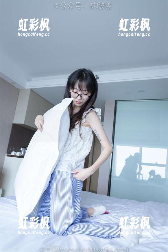 袜啵啵-瑶瑶 袜啵啵 - 瑶瑶的私拍,长腿图集,感觉腿似乎能跑去病毒式传播?
