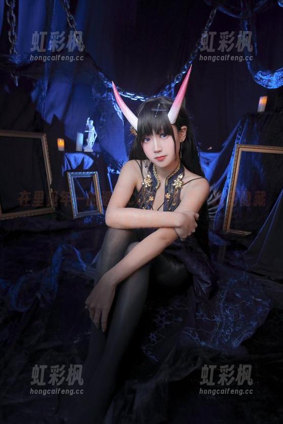 里见年一 在里见年一的透明COS合集里,找到隐藏的某种魔力