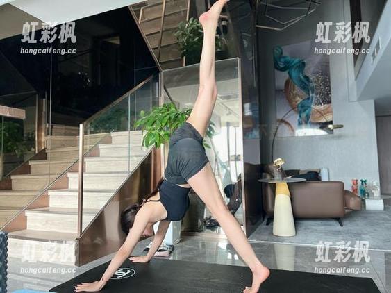 金希儿 微密圈 - 金希儿修女在线写真:她是不是把整个修道院的气场带来了?