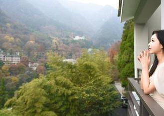 青豆客 – 程彤颜用重庆旅拍填充我的相册!美图下载中…