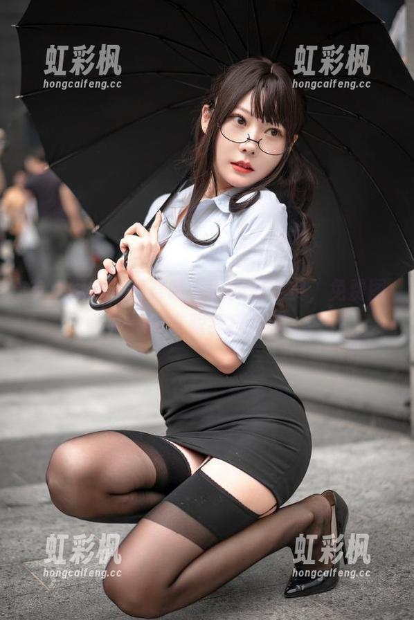香草喵露露 有点闲聊,香草喵露露的兔年贺,免费图片一直在跟我打招呼。