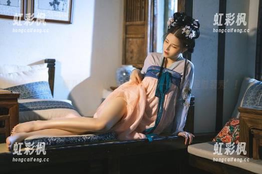 鹿八岁baby 睡衣加持,鹿八岁baby美图抢镜,来一场‘卧室时装秀’!