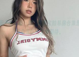 微密圈 – 忍不住再看一眼,黑饱宝的私房合集里的黑皮诱惑总是让人充满期待。